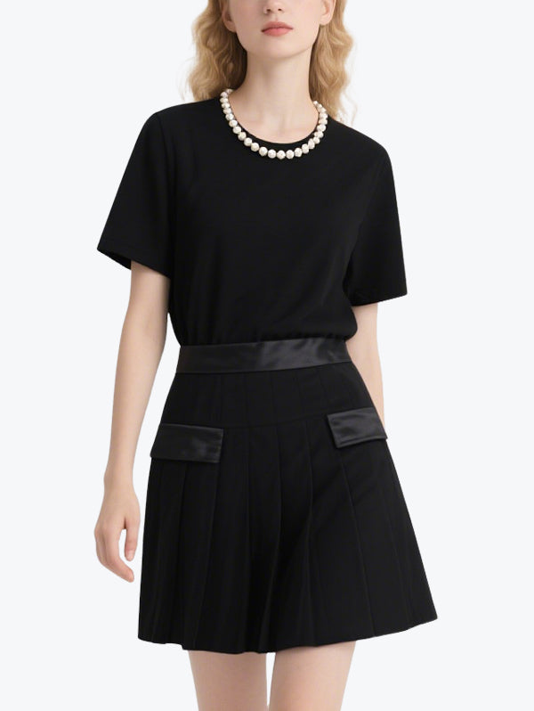 Simple and Elegant Short-Sleeved Black Skirt Suit